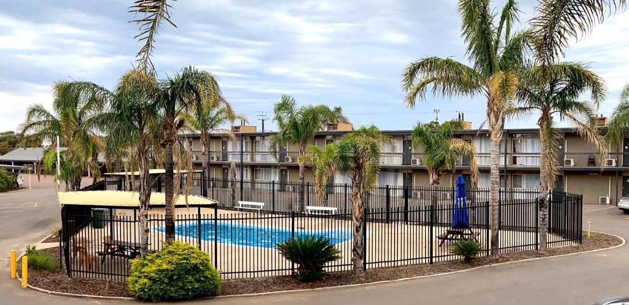 Westland Hotel Motel Whyalla Exteriör bild